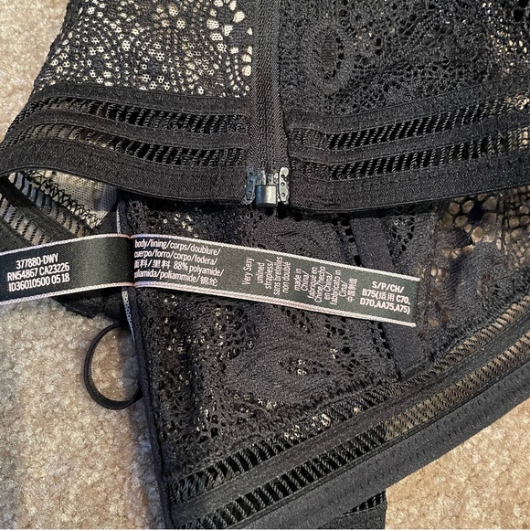 2 FOR THE PRICE OF 1. White corset top & Black corset top. (Victoria Secrets) - Picture 16 of 16